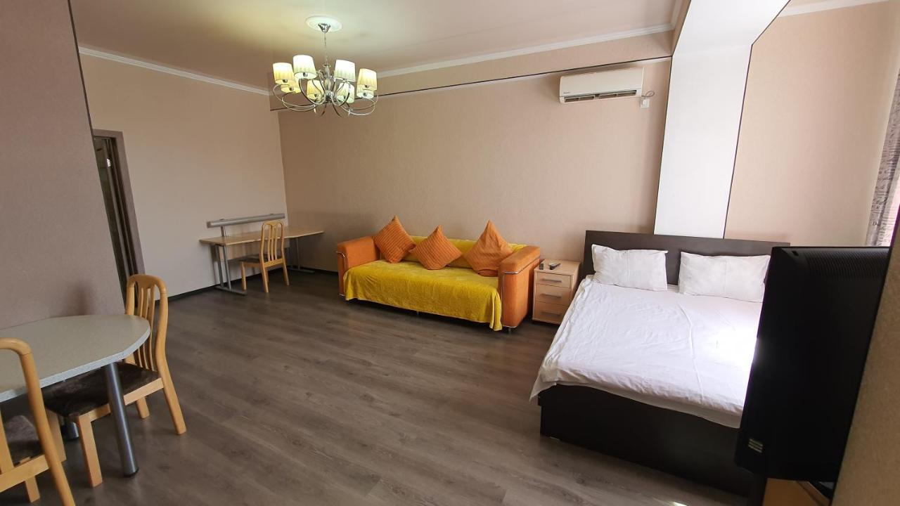 Orange Apartment With Panoramic View Biskek Kültér fotó